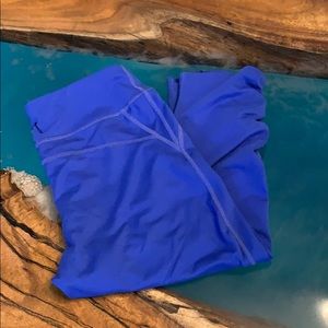 Hi rise Capri workout pants 🔥🔥🔥